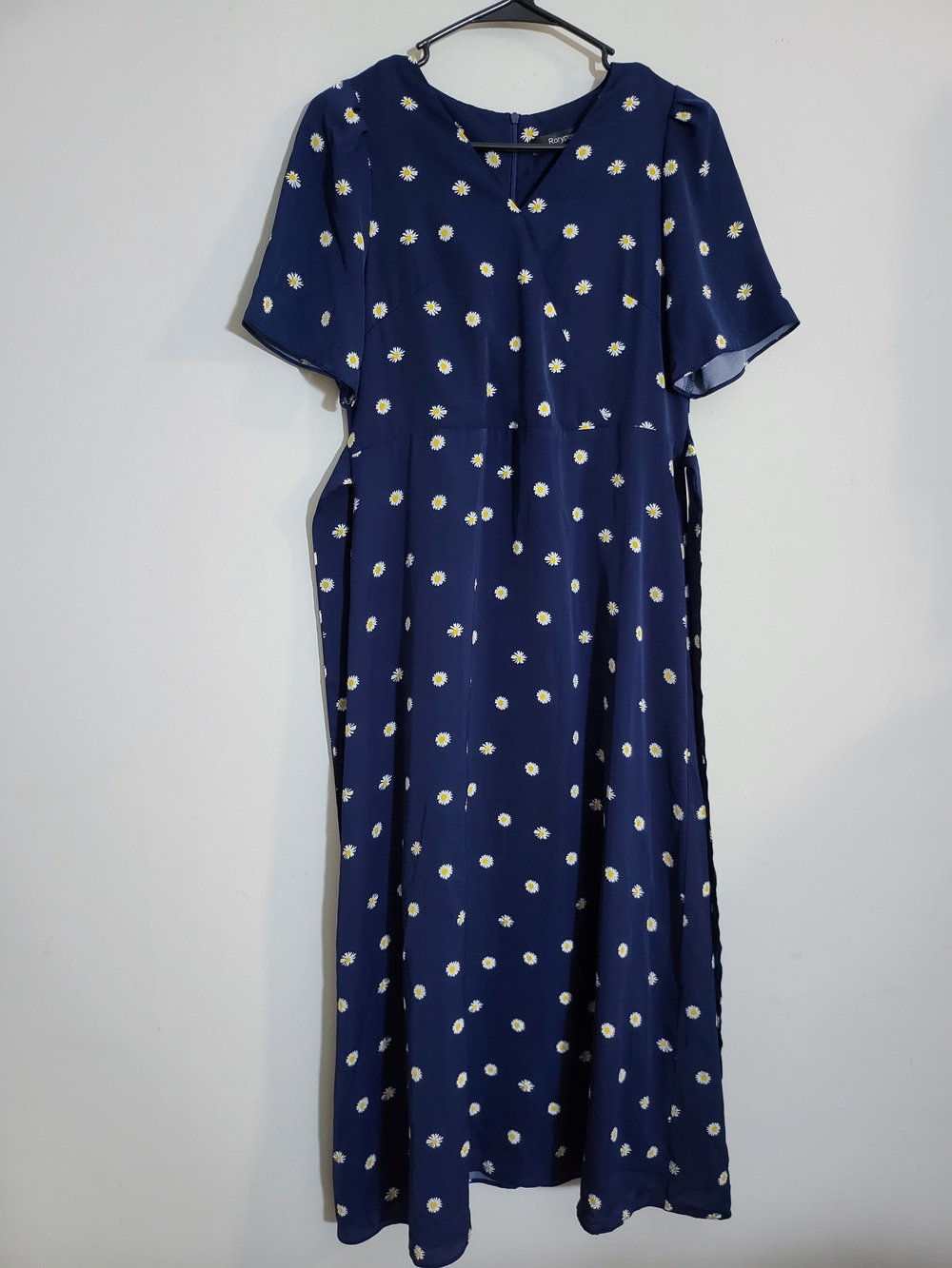 Classic Navy Floral Midi Dress - Navy Daisy Print